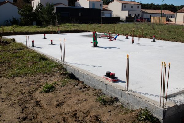 Foundation Lifting in Independence